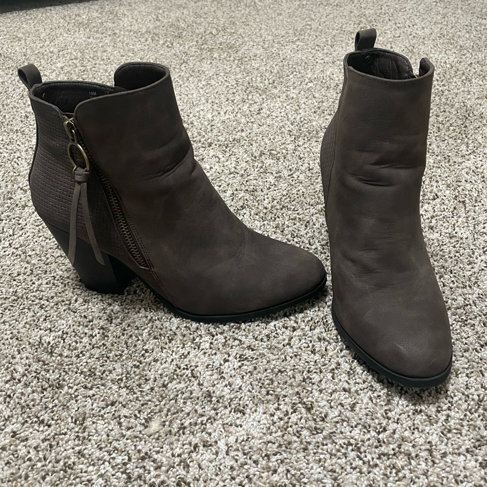 Taupe heel zip up boots size 10